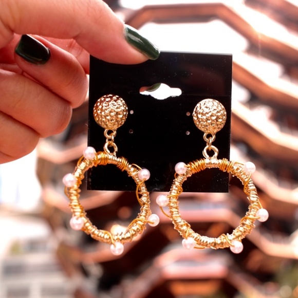 New Pearl Round Dainty Wire Dangle Gold Earrings - Picture 6 of 7